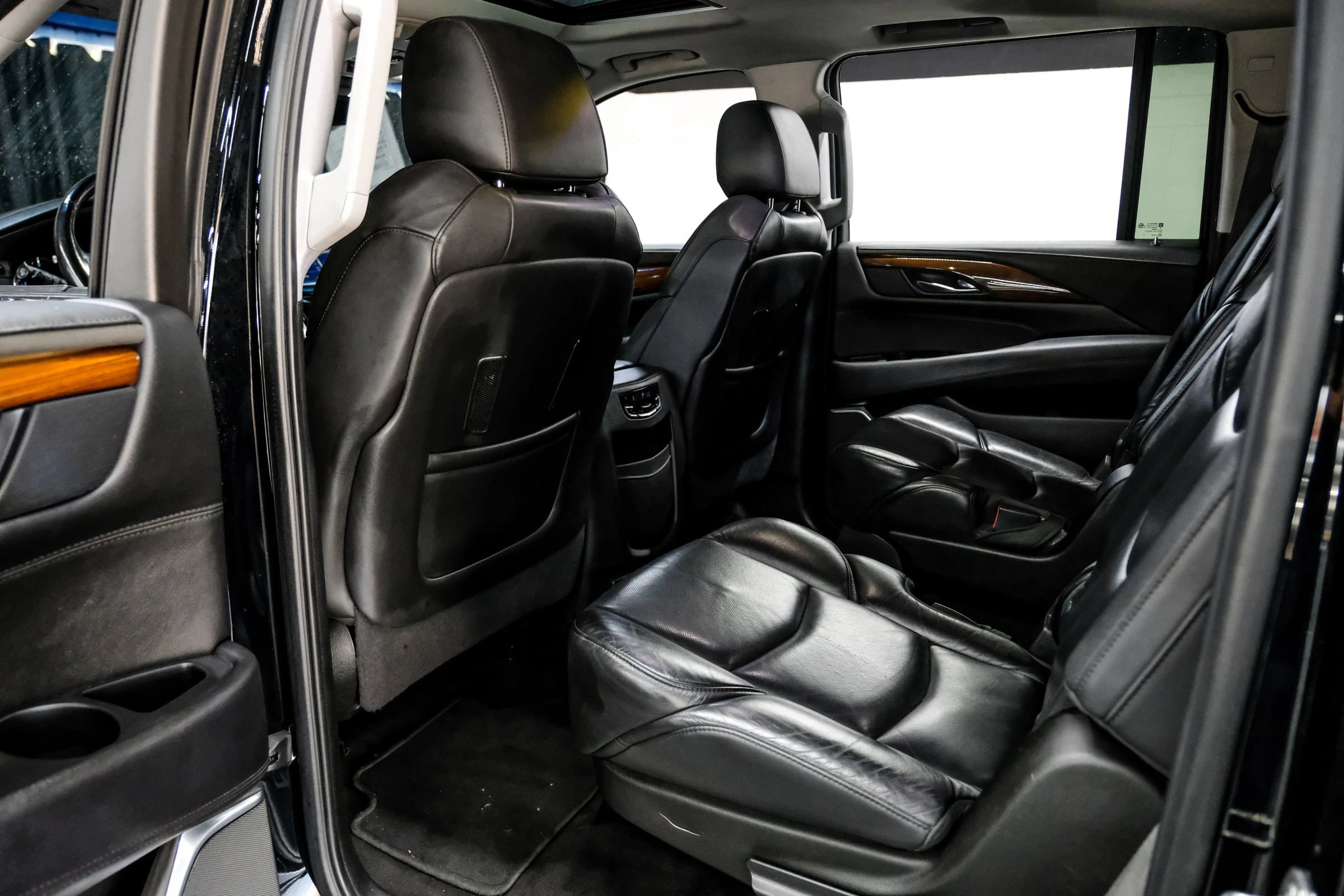 Used 2020 Cadillac Escalade ESV Luxury RWD image 46