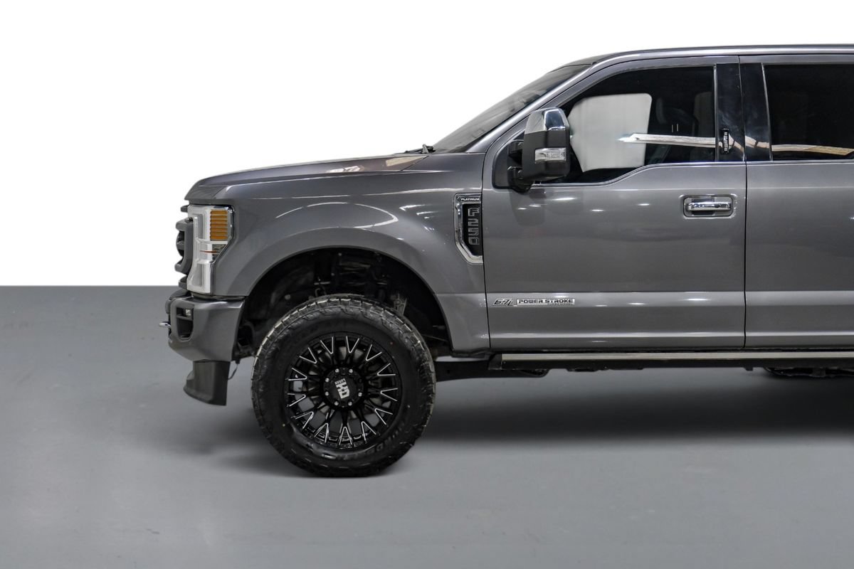 Used 2022 Ford F250 Platinum w/ FX4 Off-Road Package AWD/4WD image 11