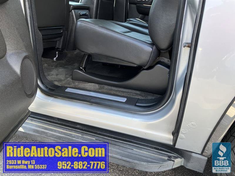 Used 2013 Chevrolet Avalanche LTZ AWD/4WD image 32
