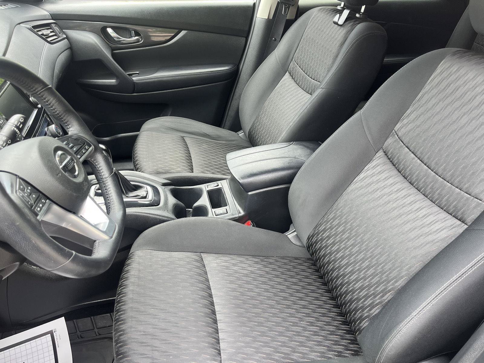 Used 2018 Nissan Rogue SV AWD/4WD image 21