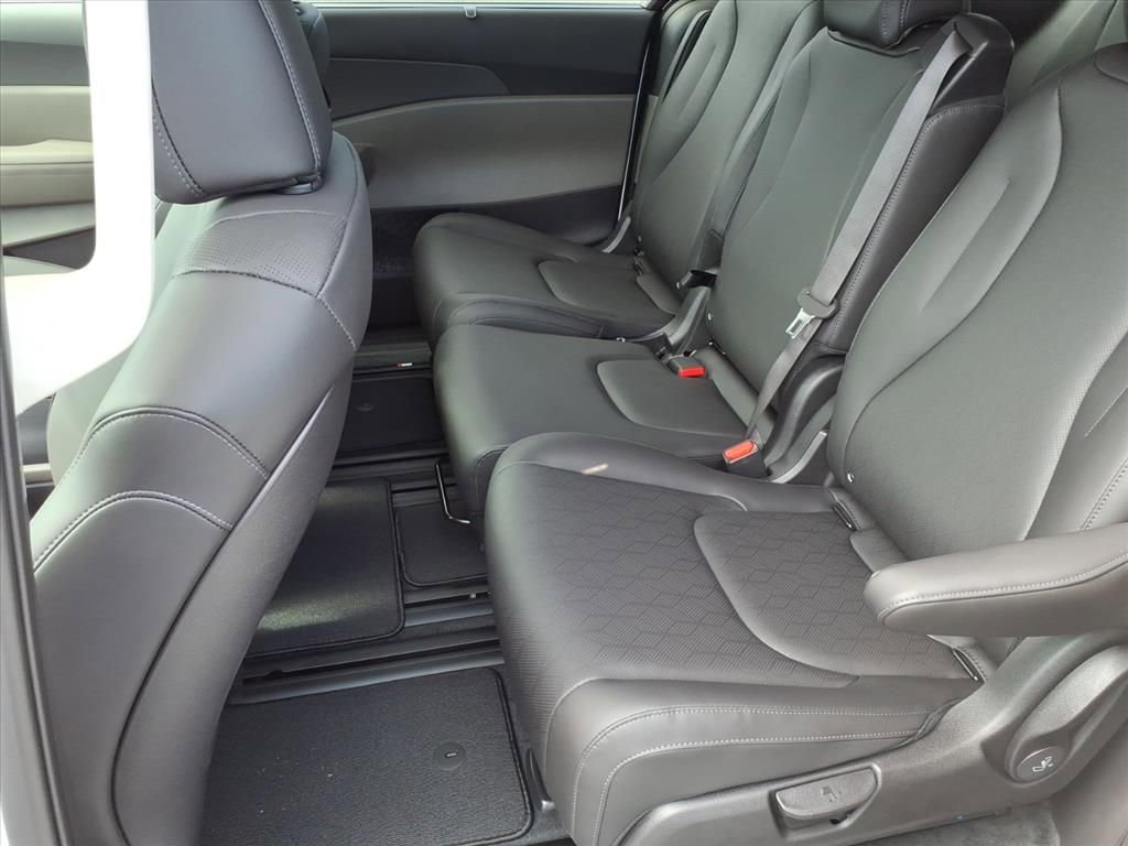 New 2026 Kia Carnival EX image 12