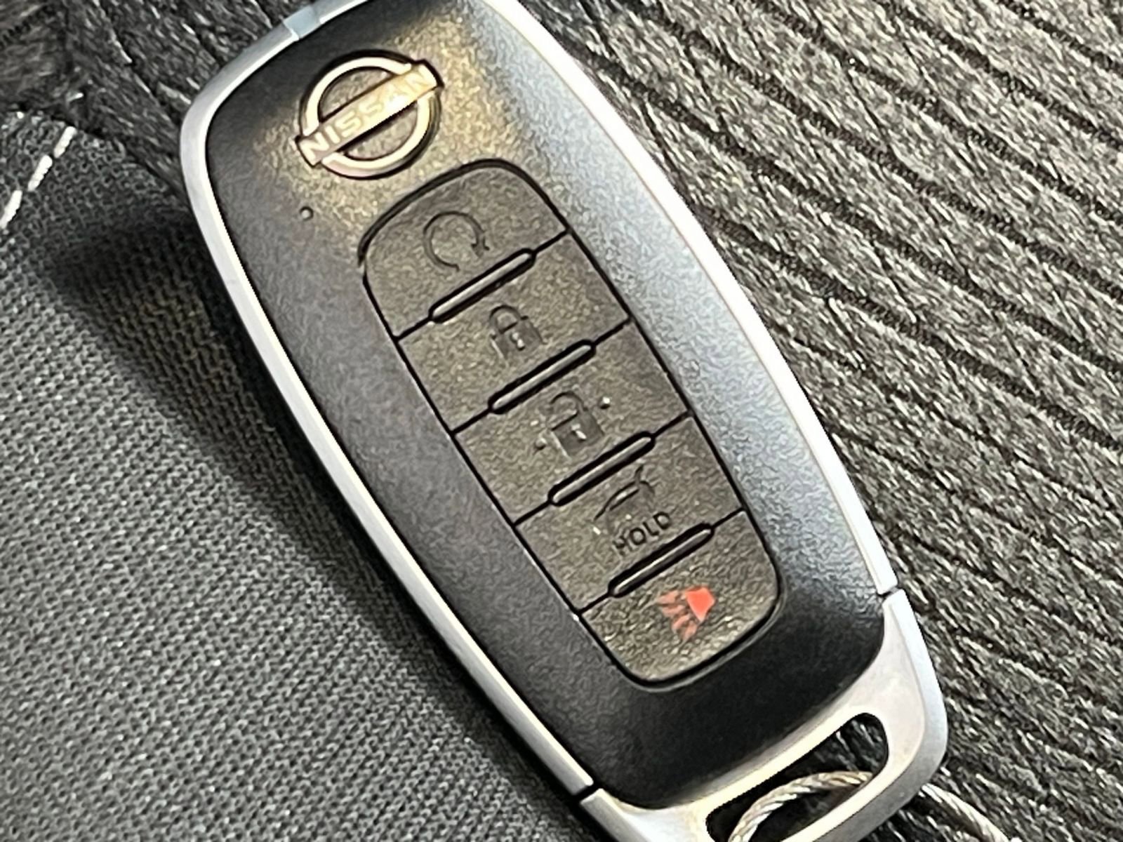 Used 2025 Nissan Rogue SV image 21