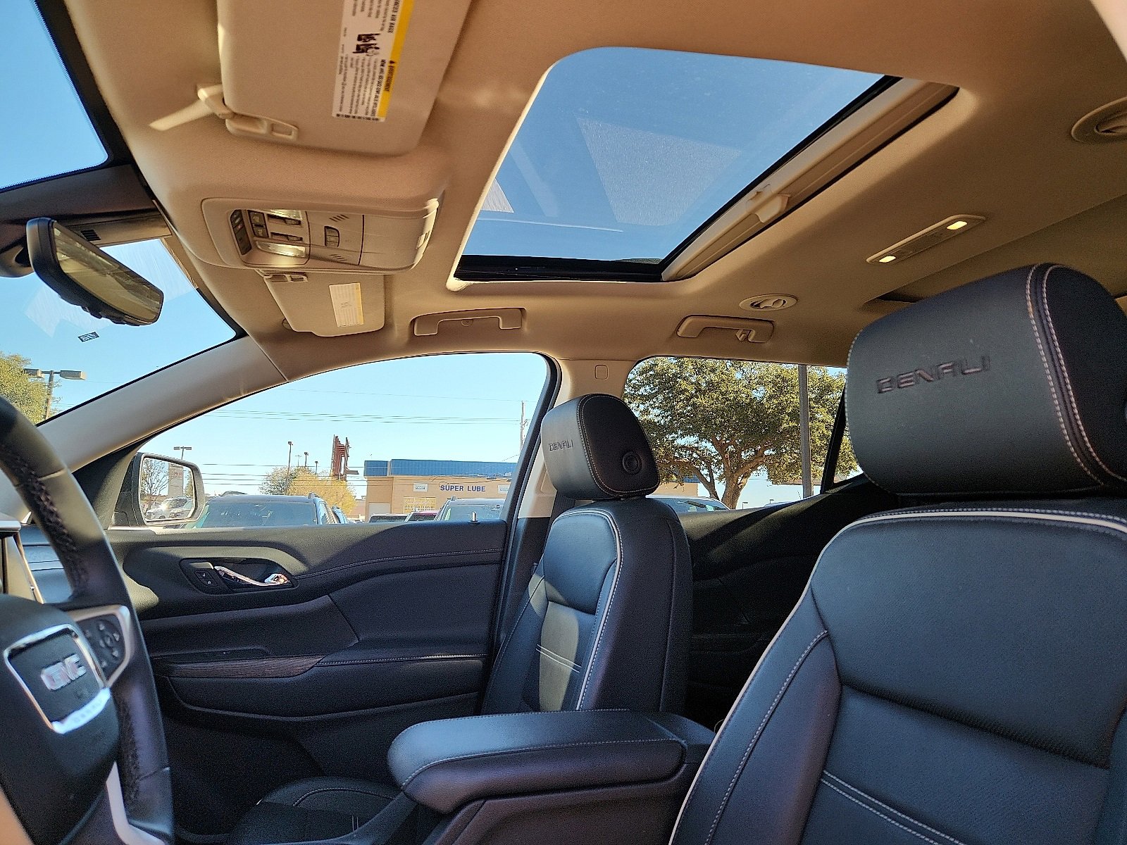 Used 2023 GMC Acadia Denali w/ Black Diamond Edition image 12