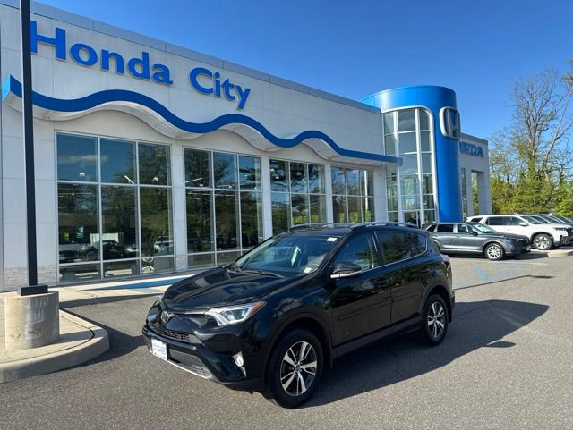 Used 2018 Toyota RAV4 XLE w/ Plus Extra Value Package AWD/4WD image 2
