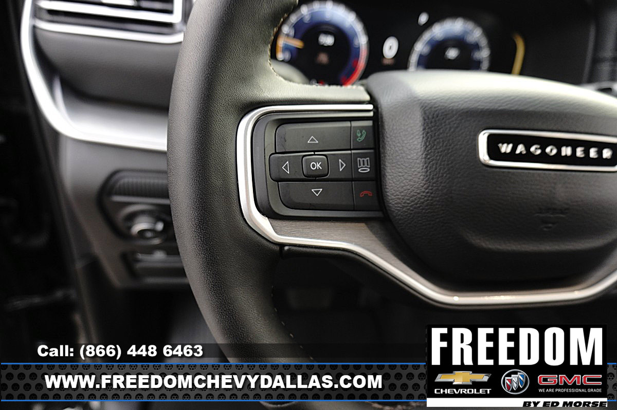 Used 2025 Jeep Wagoneer L Series II AWD/4WD image 20