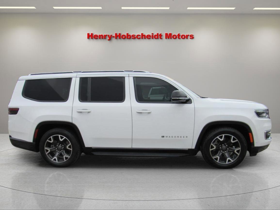 Used 2024 Jeep Wagoneer Series III AWD/4WD image 9