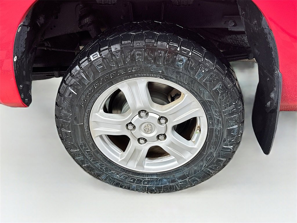 Used 2013 Toyota Tundra 4x4 CrewMax w/ SR5 Pkg image 24