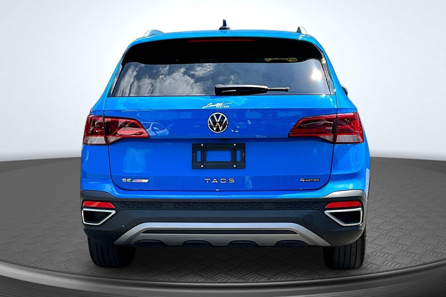 Used 2022 Volkswagen Taos SE AWD/4WD image 4