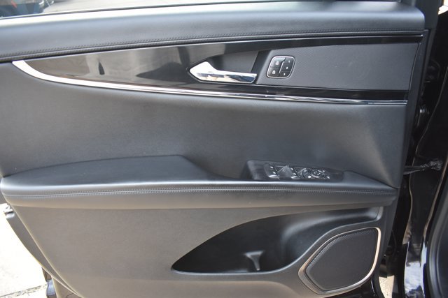 Used 2022 Lincoln Nautilus Reserve FWD image 10