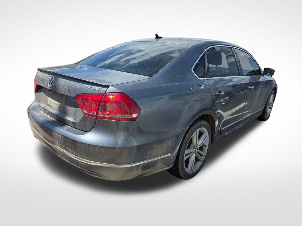 Used 2015 Volkswagen Passat TDI SEL Premium FWD image 4
