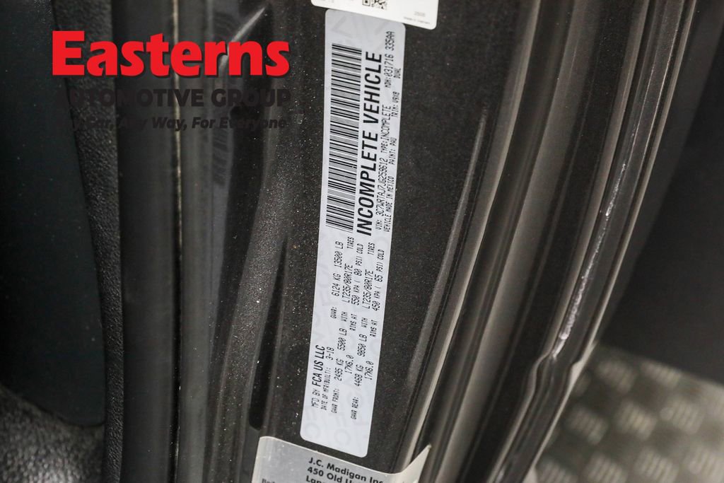 Used 2018 RAM 3500 Tradesman w/ Chrome Appearance Group image 33