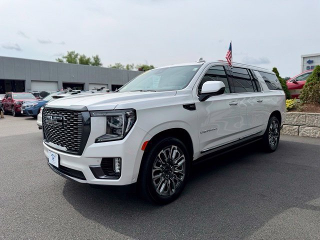 Certified 2024 GMC Yukon XL Denali Ultimate AWD/4WD image 3