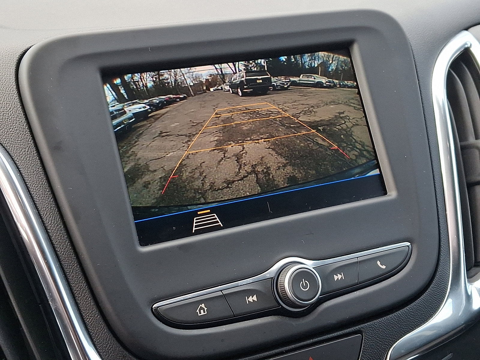 Used 2020 Chevrolet Equinox LT image 19