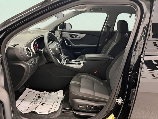 Certified 2025 Chevrolet Blazer LT FWD image 13