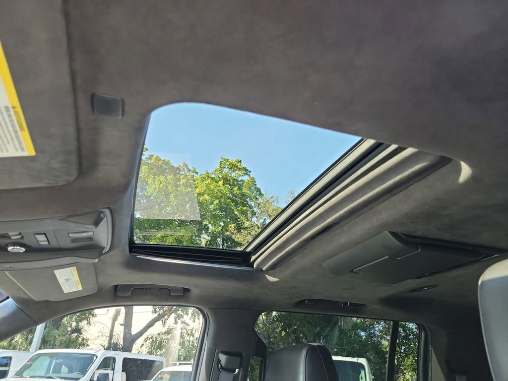 Used 2017 Cadillac Escalade ESV Platinum image 31