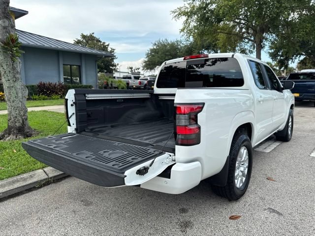 Used 2024 Nissan Frontier SV w/ SV Convenience Package RWD image 17
