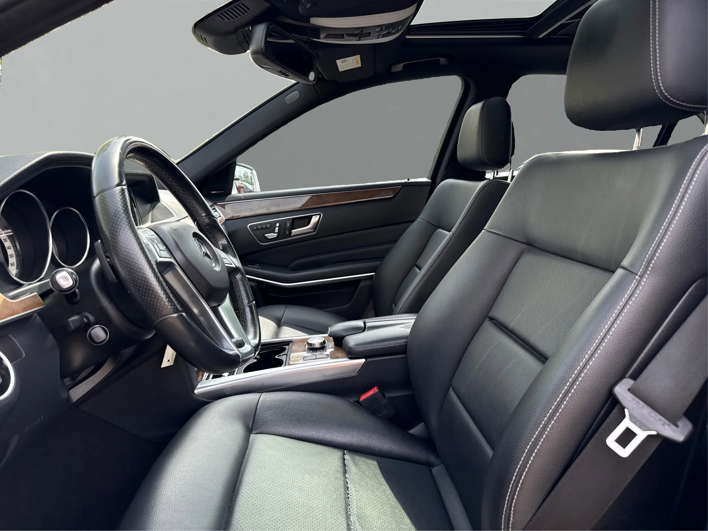 Used 2014 Mercedes-Benz E 350 4MATIC Sedan image 9