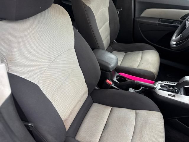 Used 2013 Chevrolet Cruze LS FWD image 14