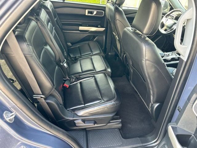 Used 2021 Ford Explorer XLT w/ Equipment Group 202A AWD/4WD image 49
