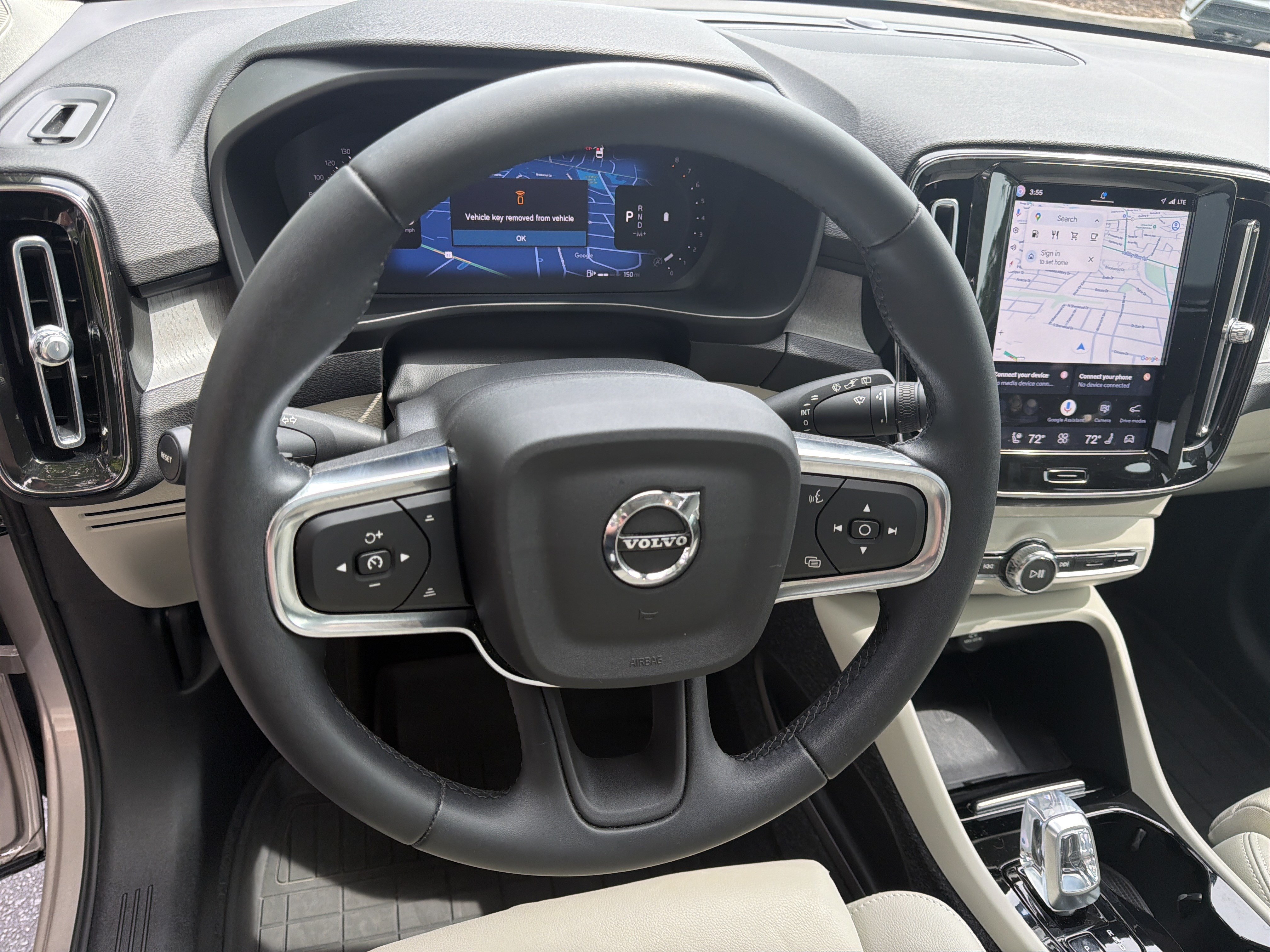 Certified 2023 Volvo XC40 B5 Plus w/ Driver Assist Package AWD/4WD image 18