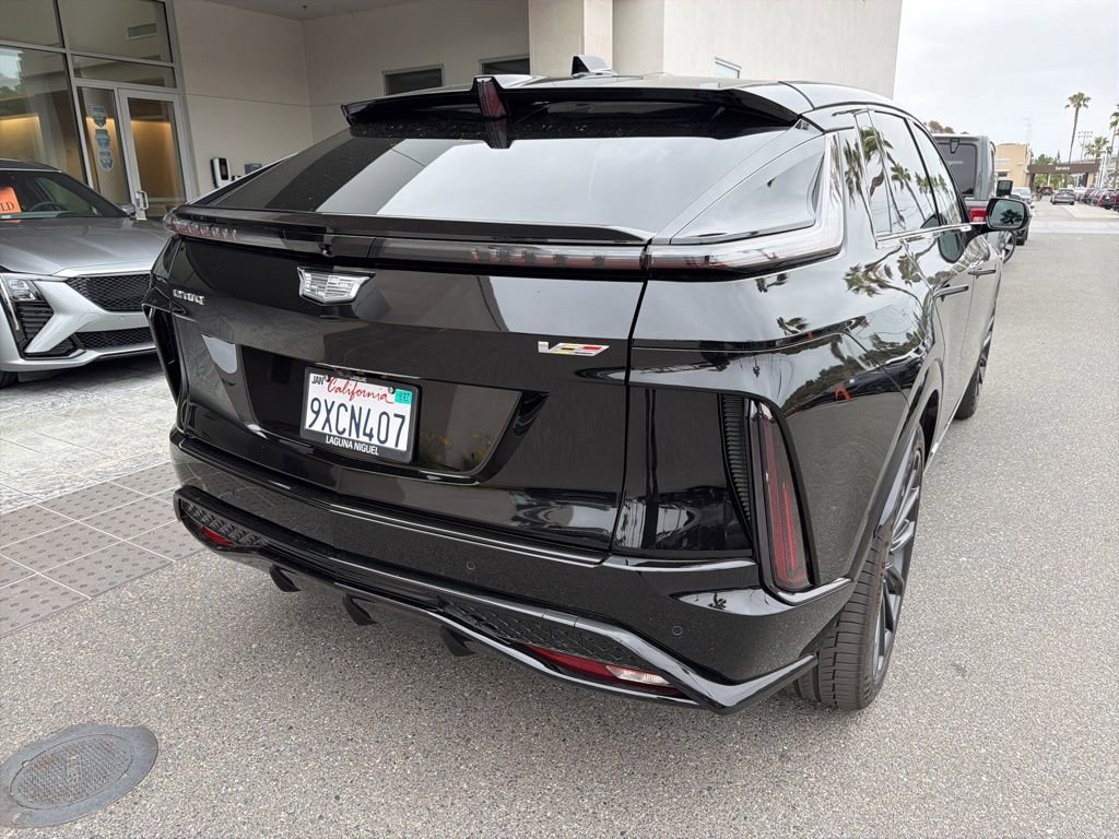 Used 2026 Cadillac Lyriq V AWD/4WD image 8