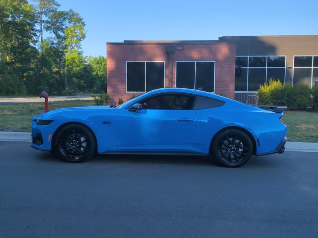 Used 2025 Ford Mustang GT RWD image 10