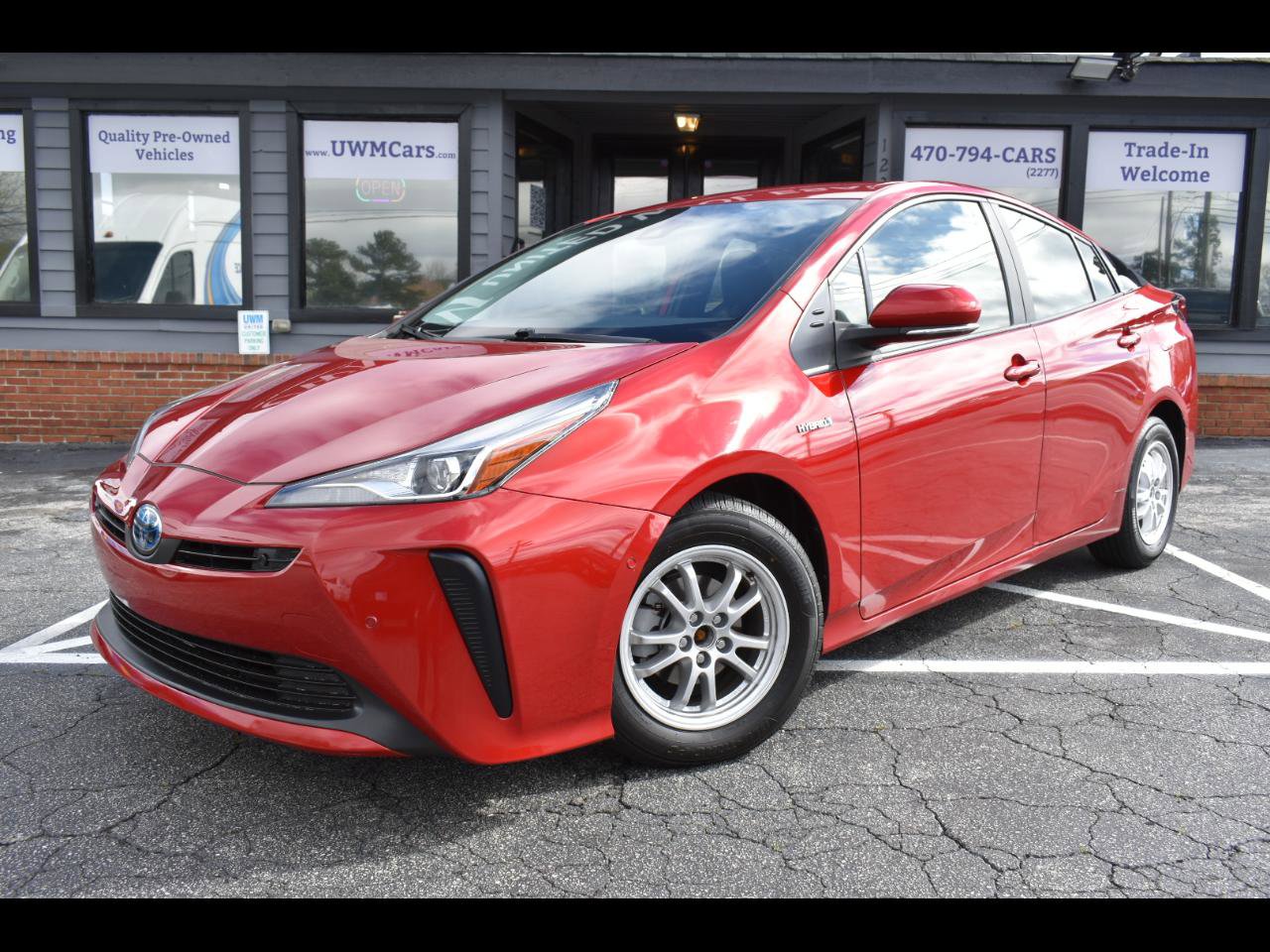 Used 2022 Toyota Prius LE FWD image 1