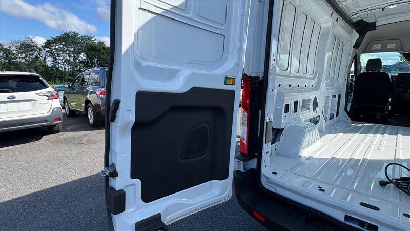 Used 2023 Ford E-Transit Medium Roof RWD image 37