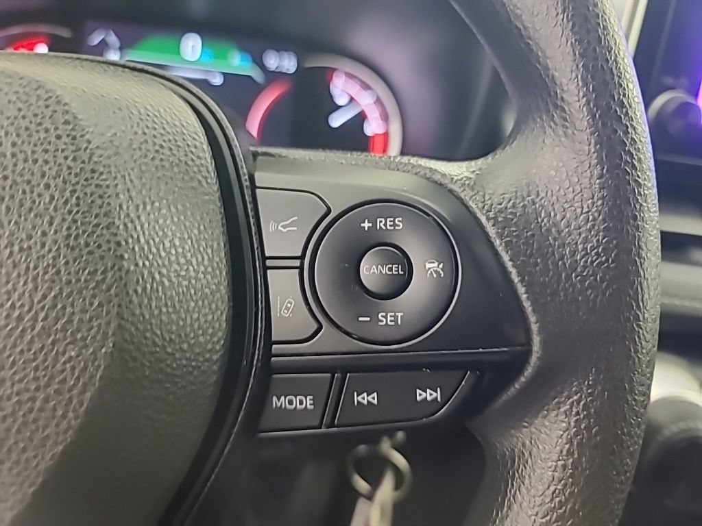 Used 2023 Toyota RAV4 LE AWD/4WD image 31