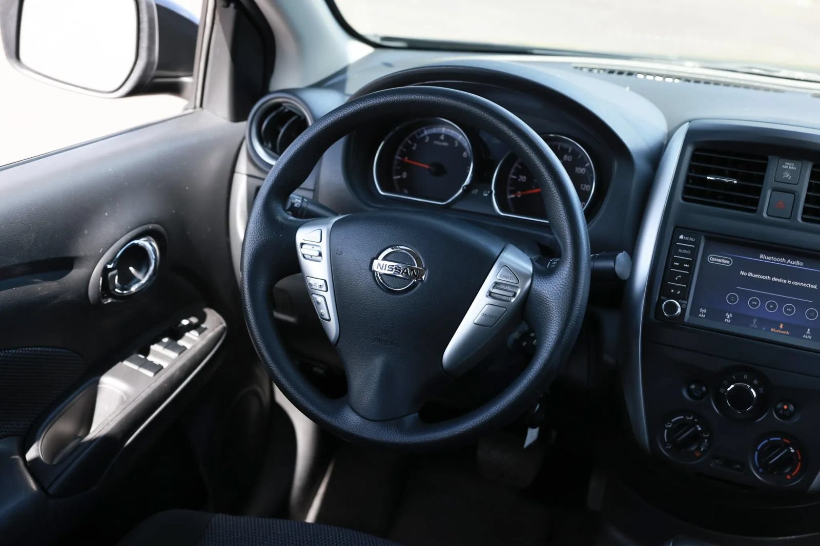 Used 2019 Nissan Versa SV FWD image 29