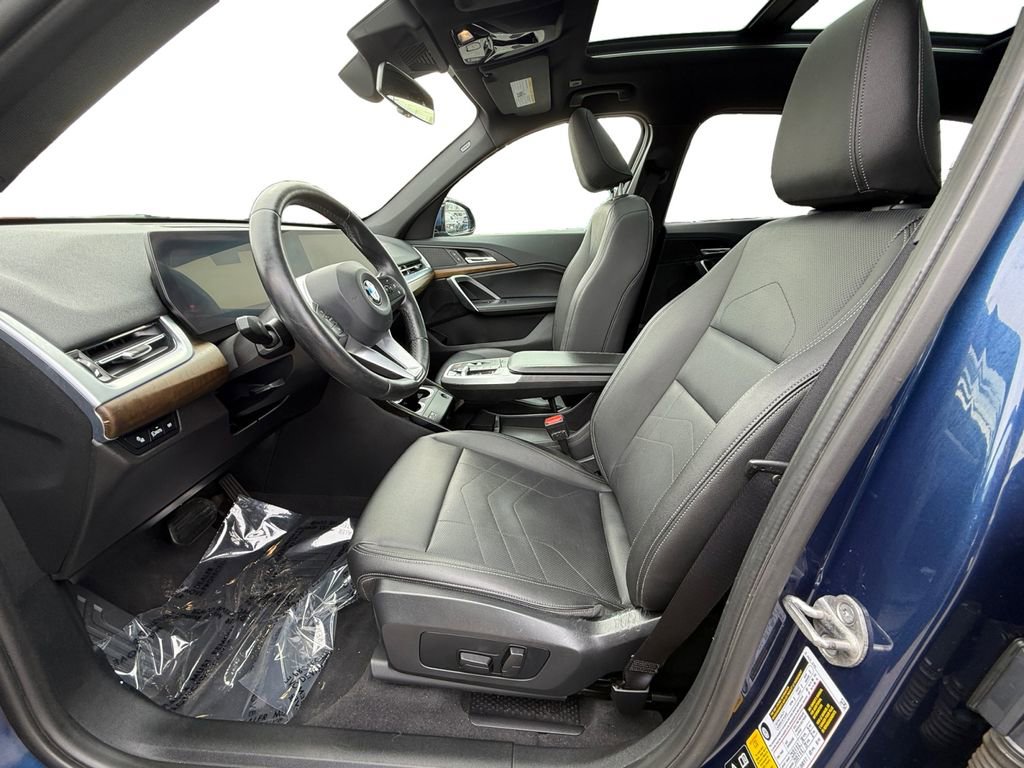 Used 2023 BMW X1 xDrive28i w/ Convenience Package AWD/4WD image 9