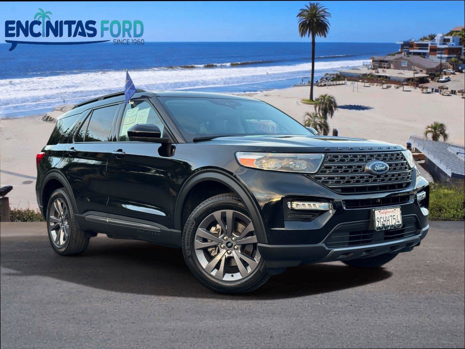 Certified 2023 Ford Explorer XLT w/ Equipment Group 202A AWD/4WD image 1