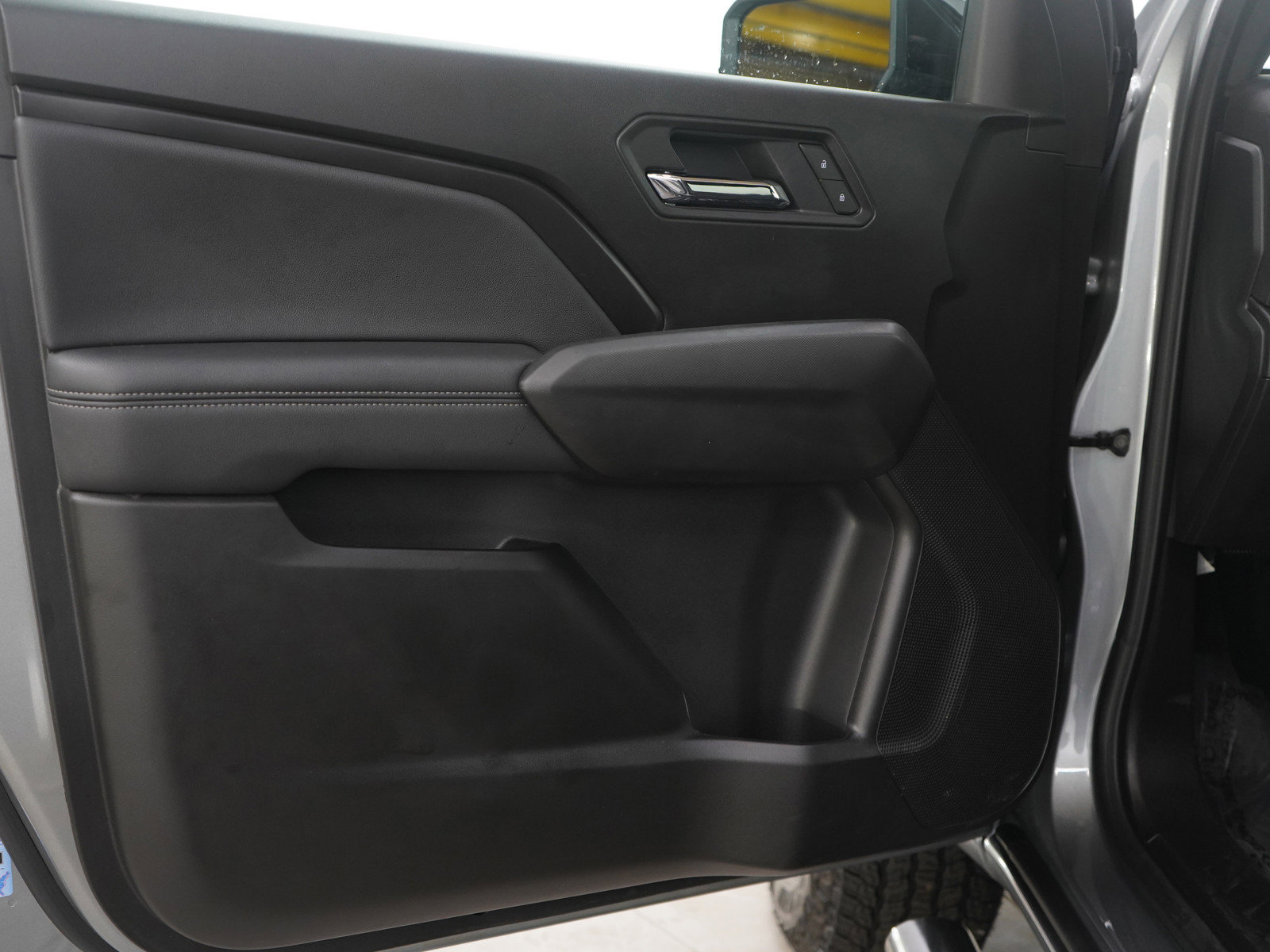 Used 2025 GMC Canyon Elevation w/ Convenience Package image 18