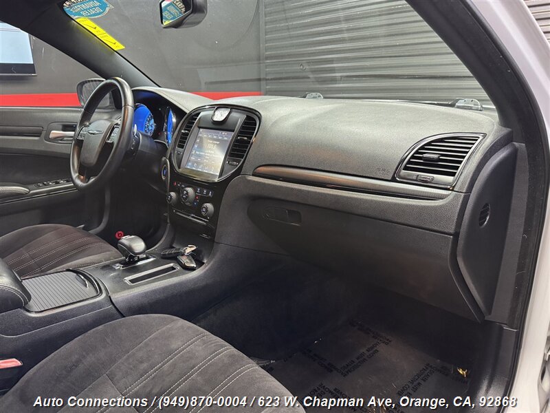 Used 2012 Chrysler 300 S RWD image 10