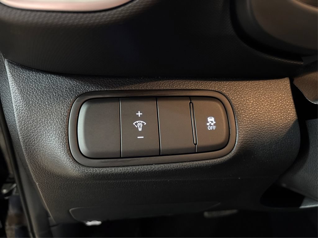 Certified 2026 Hyundai Venue SEL FWD image 36