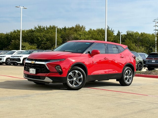 Used 2023 Chevrolet Blazer LT FWD image 1