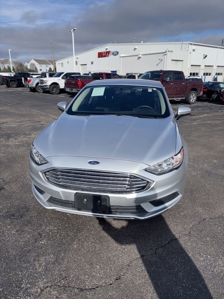 Used 2018 Ford Fusion SE w/ Fusion SE Technology Package image 5