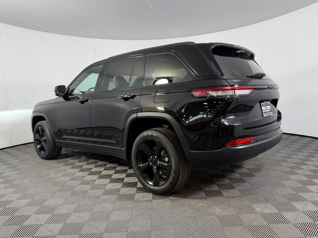 Certified 2025 Jeep Grand Cherokee Limited w/ Luxury Tech Group II AWD/4WD image 9