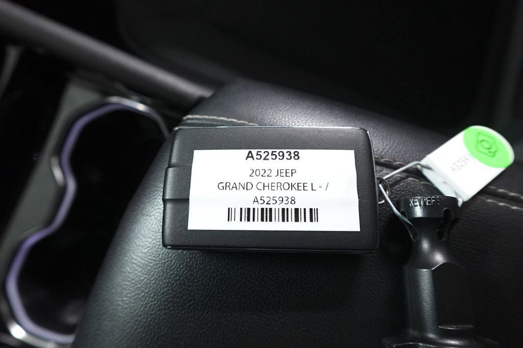 Used 2022 Jeep Grand Cherokee L Laredo w/ Luxury Tech Group I image 33