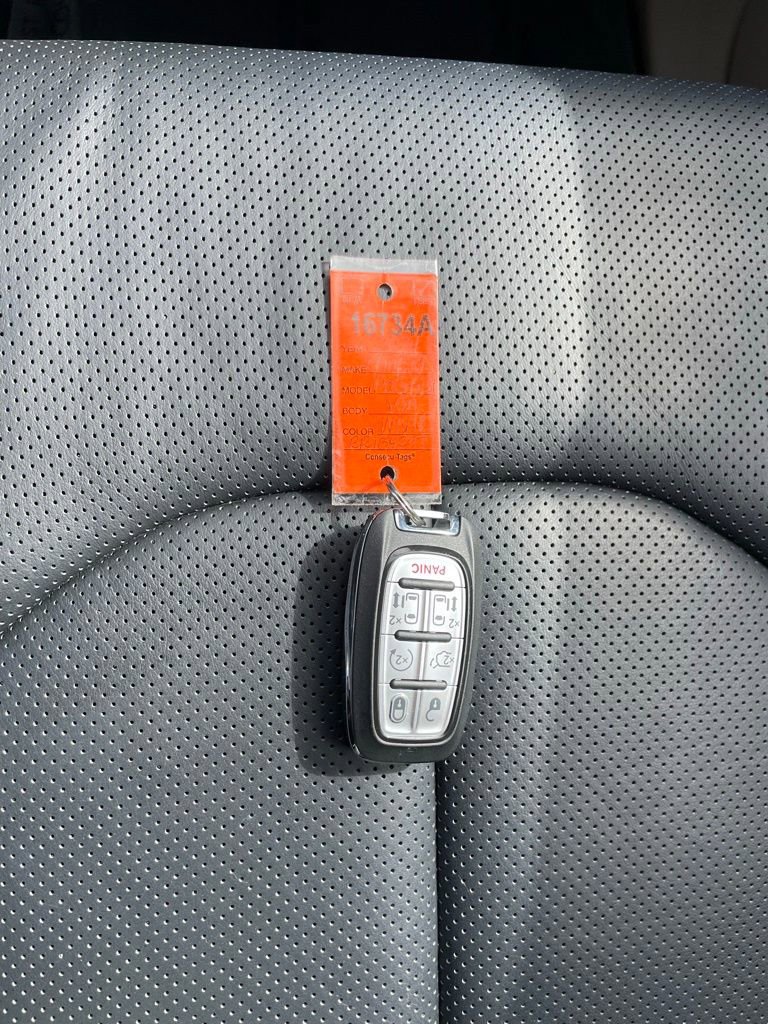 Used 2024 Chrysler Pacifica Limited image 20