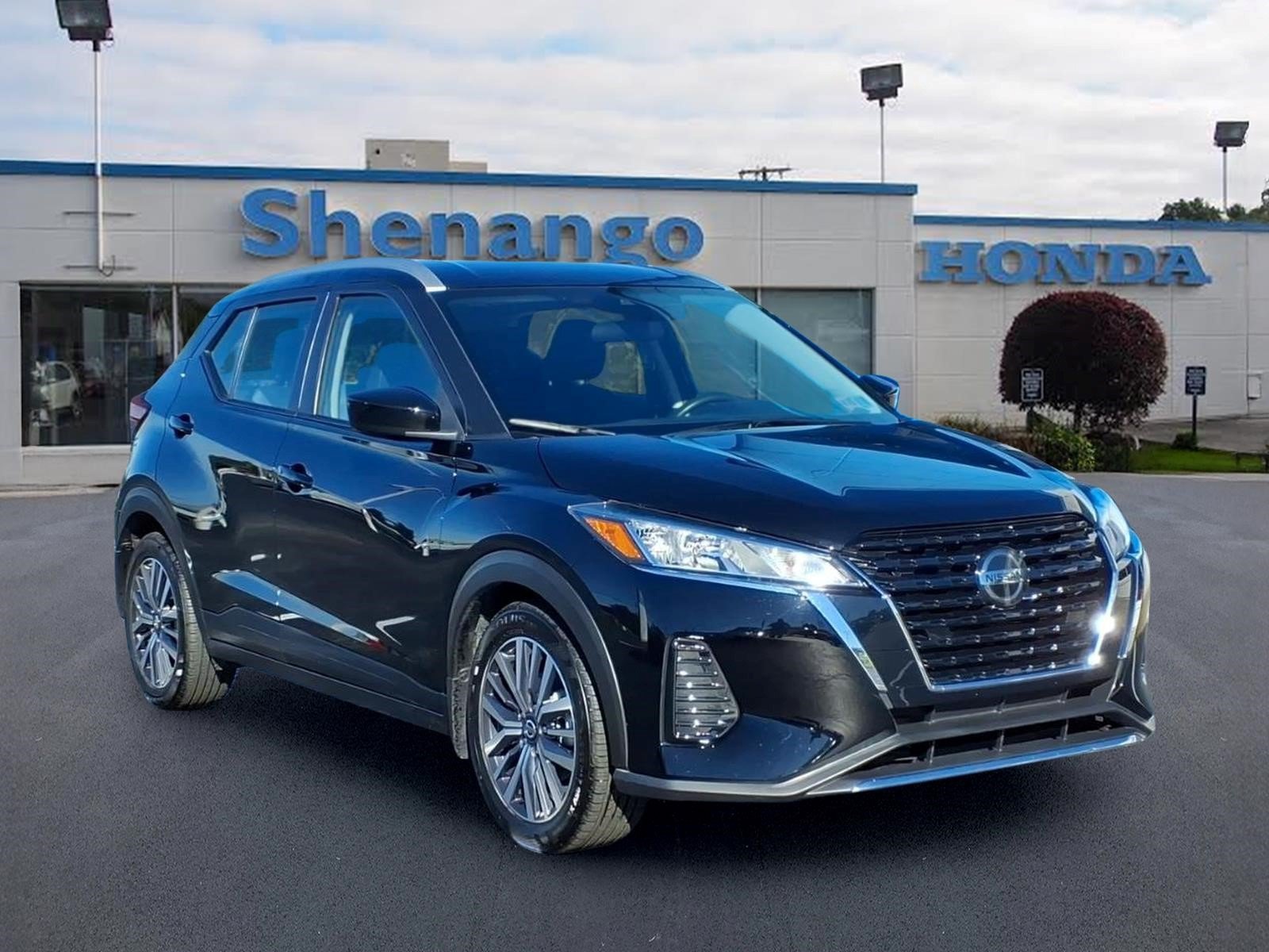 Used 2021 Nissan Kicks SV