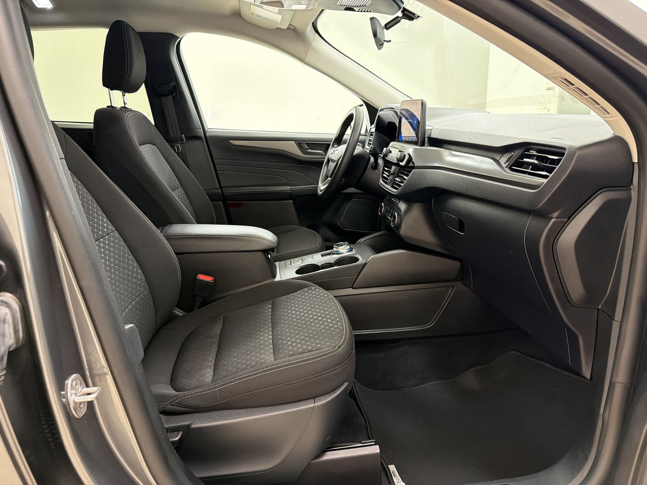Certified 2025 Ford Escape Active AWD/4WD image 24