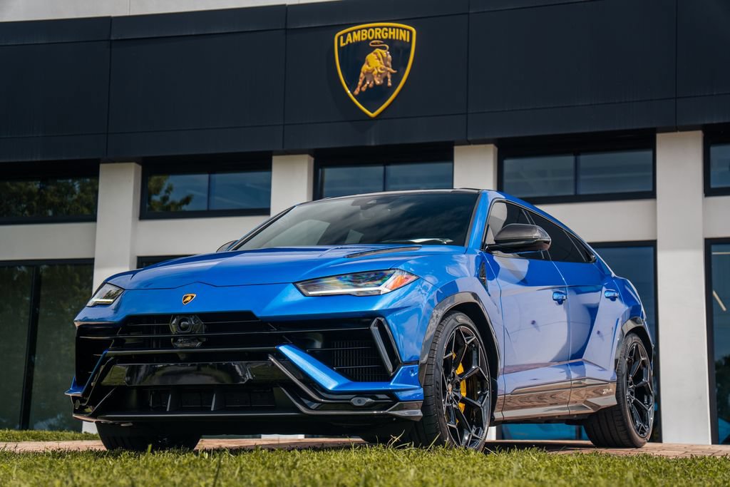 Used 2024 Lamborghini Urus Performante AWD/4WD image 1