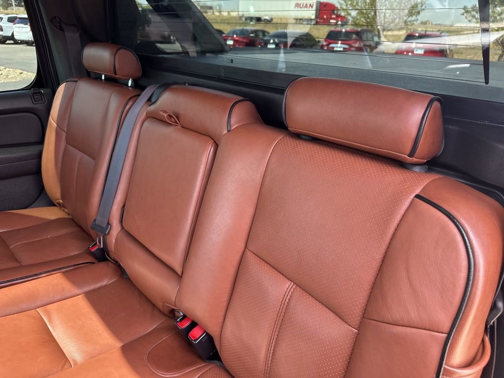 Used 2012 Chevrolet Avalanche LT image 19