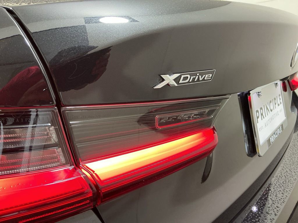 Certified 2024 BMW 330i xDrive Sedan w/ Convenience Package AWD/4WD image 31