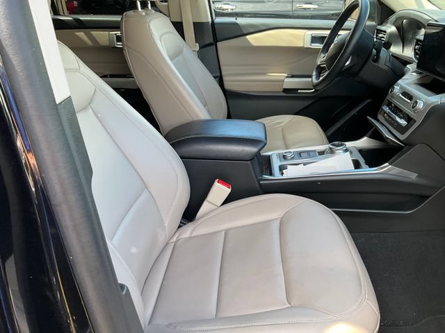 Used 2023 Ford Explorer XLT w/ Equipment Group 202A AWD/4WD image 10