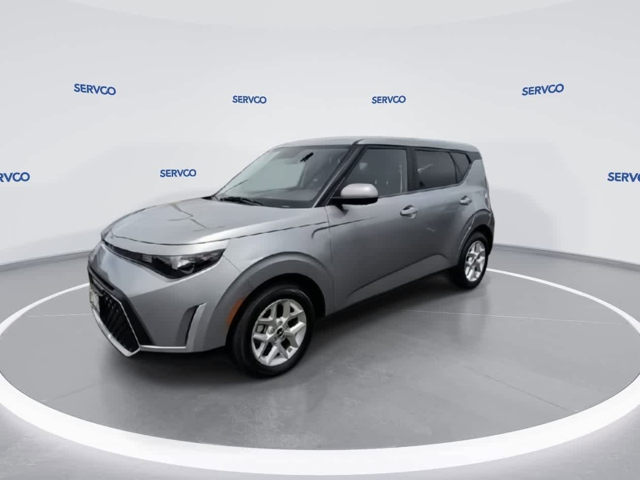Used 2023 Kia Soul LX w/ Option Group 015 FWD image 4