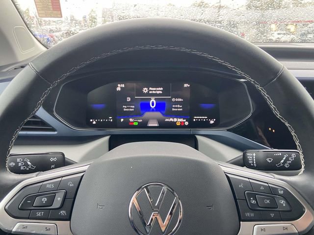 Used 2024 Volkswagen Taos SE FWD image 17