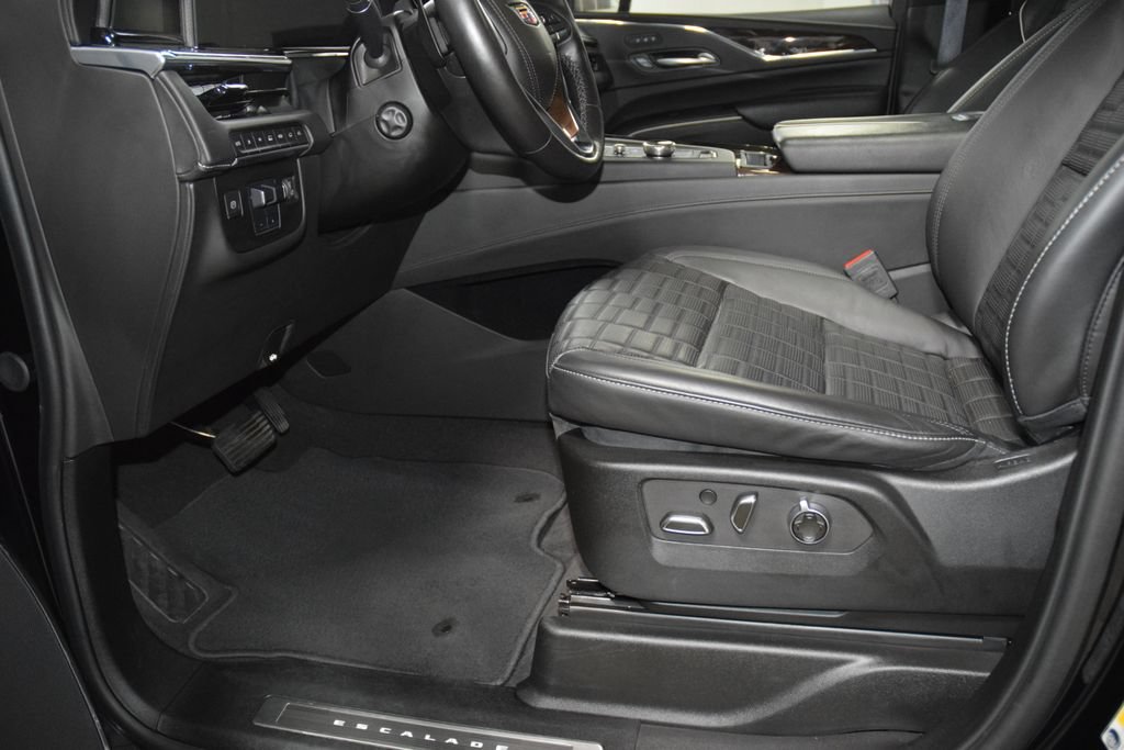 Used 2024 Cadillac Escalade ESV Premium Luxury Platinum AWD/4WD image 43