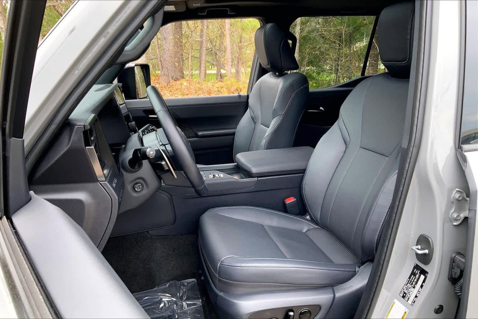 Used 2024 Lexus GX 550 w/ Accessory Package (2T) AWD/4WD image 9